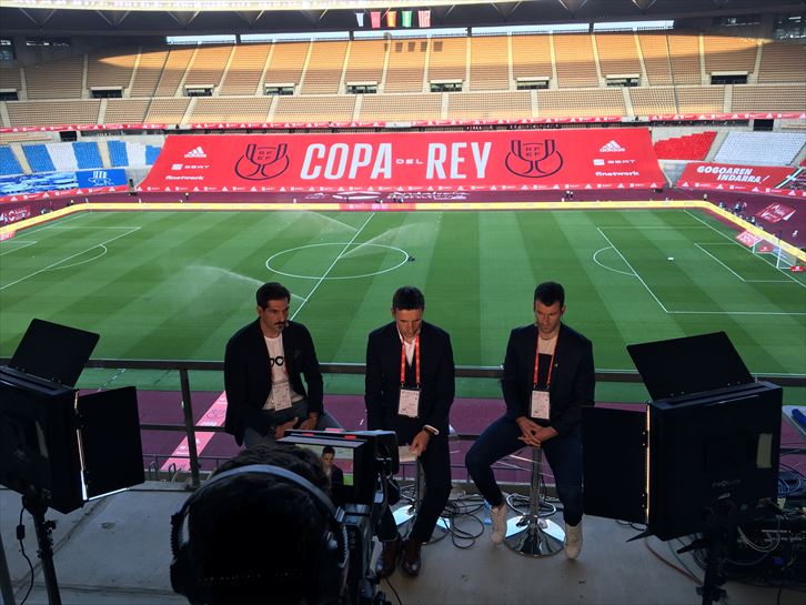 ETBko kideak lanean. EITB Media