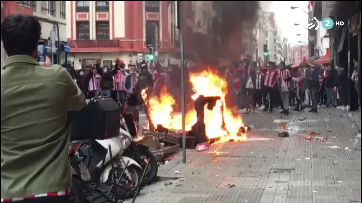 Altercados y aglomeraciones en la calle Pozas de Bilbao