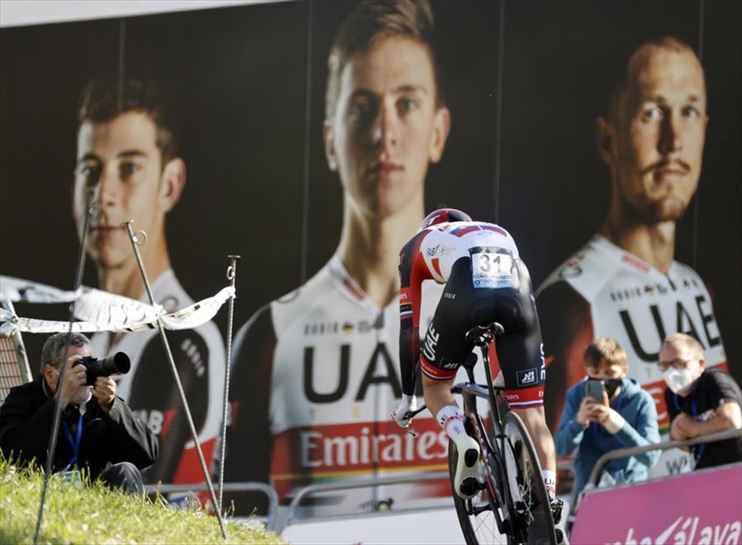 Pogacer, UAE-ko txirrindularia