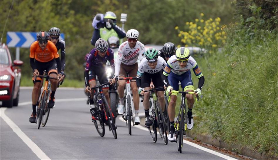 2. etapako ihesaldiko lagunak