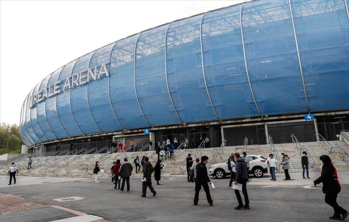 El estadio Reale Arena, convertido en punto de vacunación. 