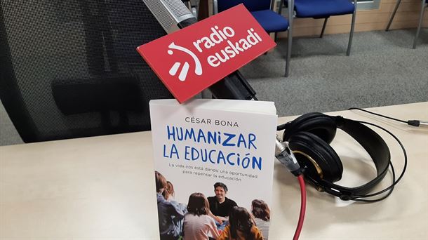 César Bona, Humanizar la educación, Editorial Plaza y Janés