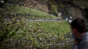 El pelotón en la Itzulia