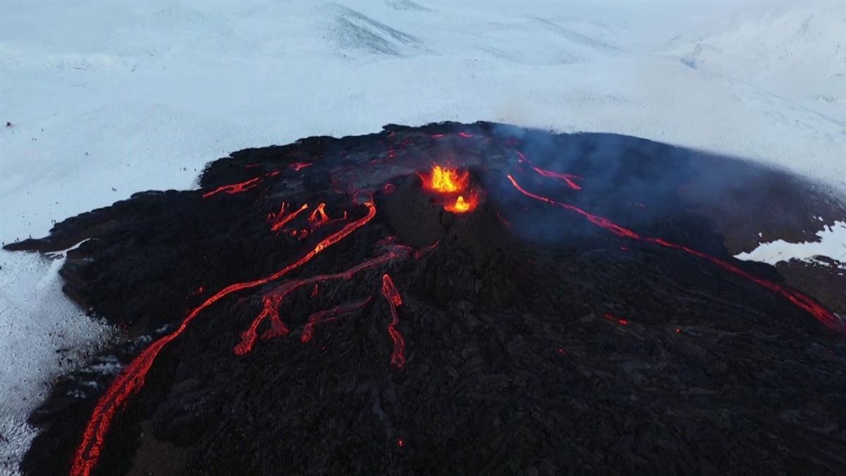 Volcán islandés. Imagen obtenida de un vídeo de EiTB Media.