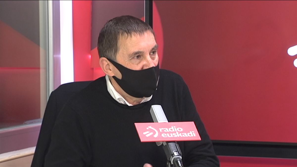 Otegi pide al Gobierno Vasco que ponga en marcha la vacunación masiva