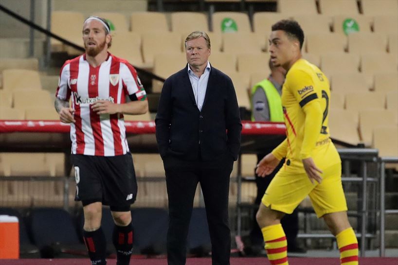 Koeman partidan arreta jarrita.