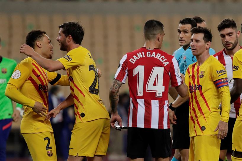 Athleticeko jokalariak, burumakur, Kopako finala galdu ostean