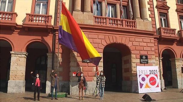 Acto de Ezker Anitza-IU y PCE-EPK en Eibar (Gipuzkoa). Imagen obtenida de un vídeo de EiTB Media.