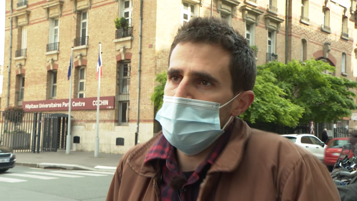 Aitor Santi Franco, Parisko ospitale bateko ZIUko fisioterapeuta.