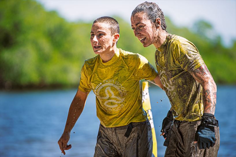 Olatz eta Nahia, zain