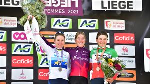 La neerlandesa Demi Vollering se adjudica la Lieja batiendo al esprint a Van Vleuten