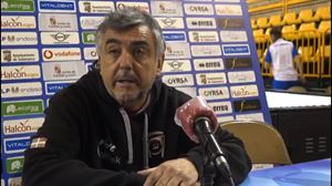 Mario López admite la superioridad del Perfumerías Avenida