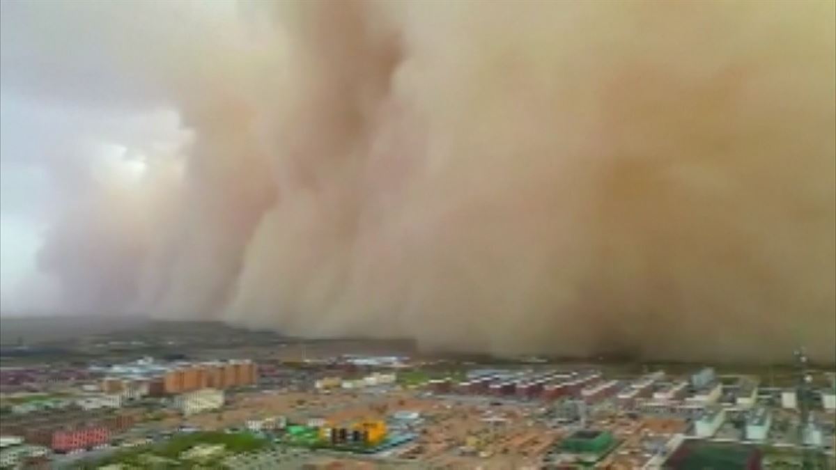 La tormenta sobre Mongolia Interior