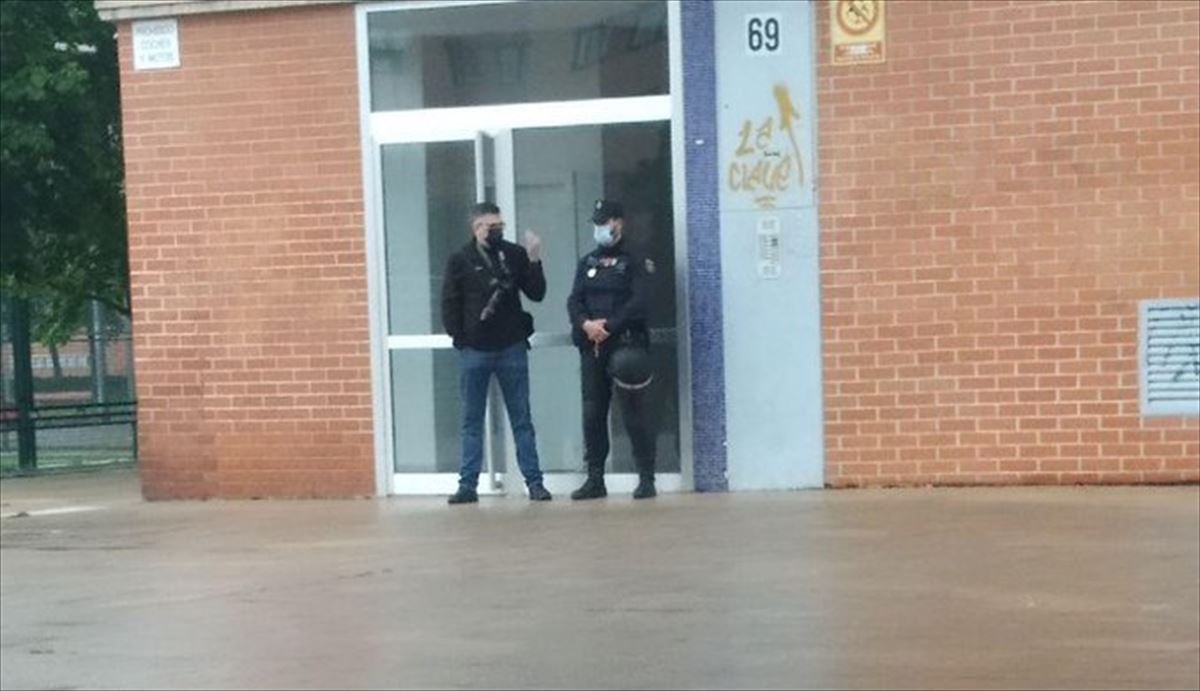Agentes de la Policía Nacional en la Rochapea, Pamplona