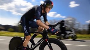 Rohan Dennisek irabazi du Romandiako atariko etapa eta lasterketako lehen liderra da