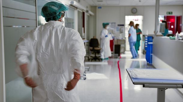 Personal sanitario en Osakidetza en una imagen de archivo. Foto: EFE.