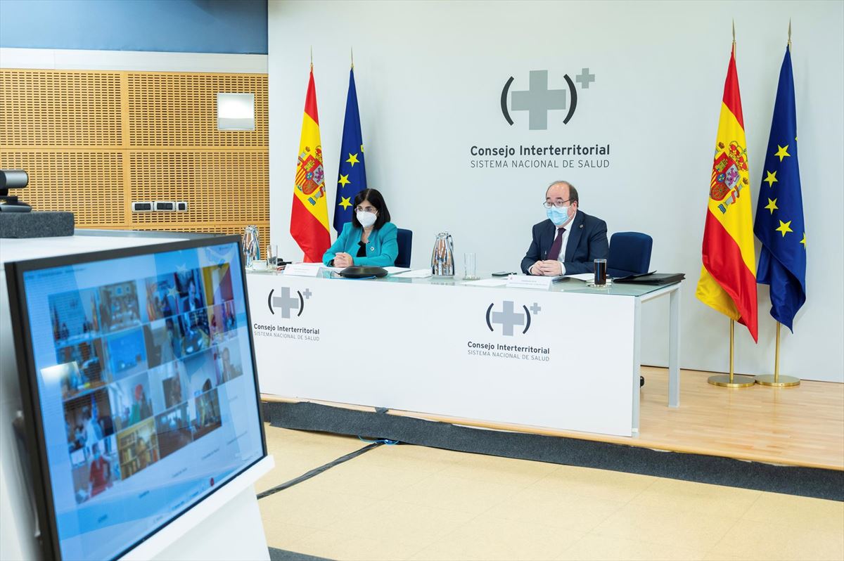 Carolina Darias y Miquel Iceta durante la reunión del Consejo Interterritorial.