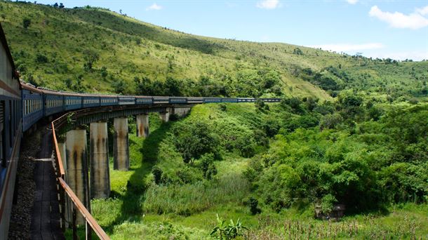 Makuba Express y TAZARA: un tren para dos países