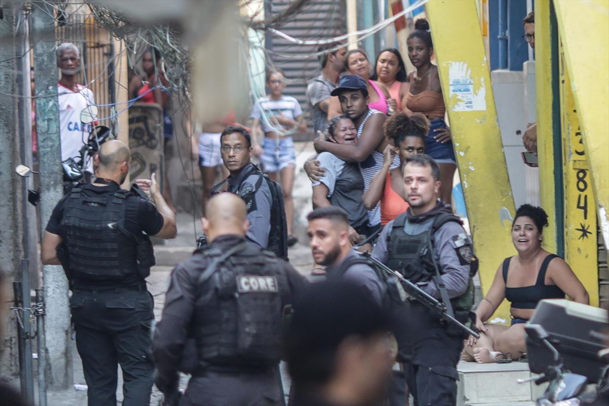 Momentos de tensión en la favela de Jacarezinho