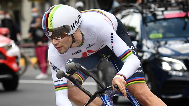 Filippo Ganna, primer líder del Giro 2021.