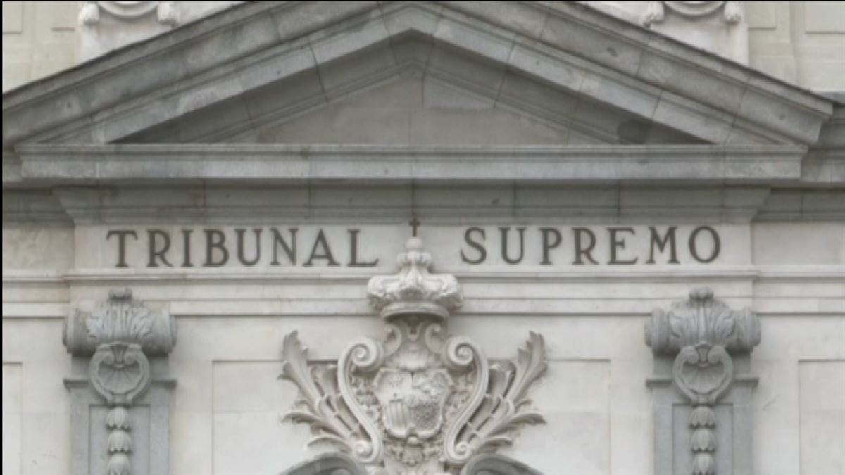 Exterior del Tribunal Supremo