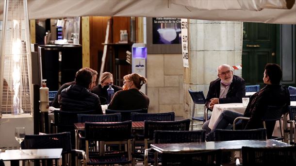 Una terraza en Pamplona. Foto: EFE