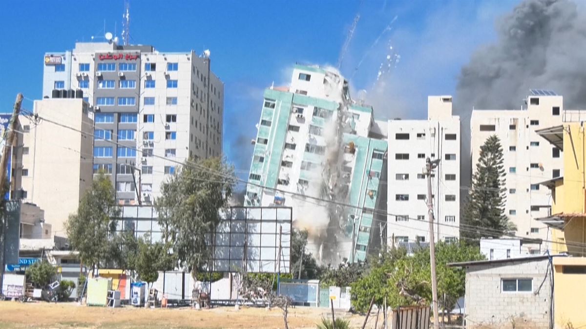 Israel destruye las oficinas de varios medios de comunicación internacionales en Gaza