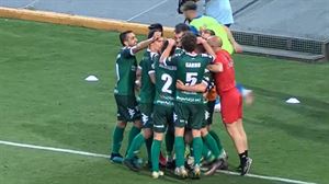 El Amorebieta luchará por el ascenso tras superar al Linares (1-2)