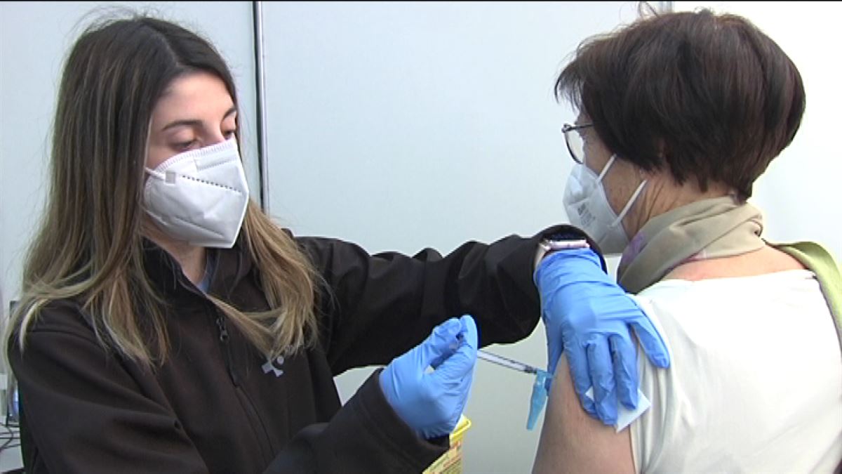 Vacunación. Imagen de un vídeo de EITB Media