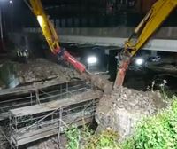 Dos trabajadores caen arrastrados por un derrumbe en las obras del TAV en Donostia