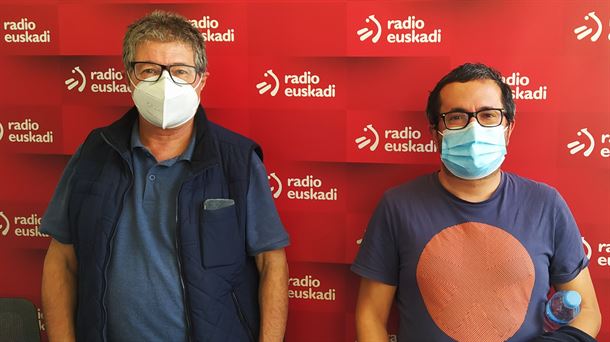 Iñaki Hernando y Jorge Correa, miembros de A.I. Donostia, en Radio Euskadi