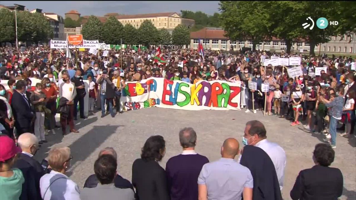 Manifestación a favor del euskera en Baiona (Lapurdi).