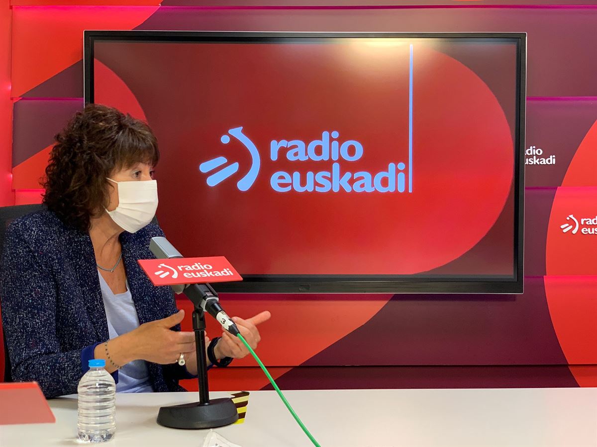 La microbióloga de la UPV/EHU, Miren Basaras, en Radio Euskadi
