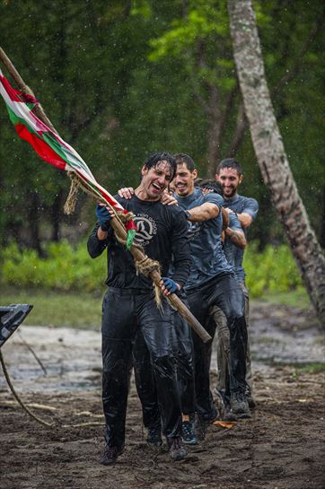 Cacata taldea garaipena ospatzen