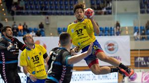 Bidasoa finaletik kanpo geratu da, Liberbank Cantabriarekin galduta (33-28)