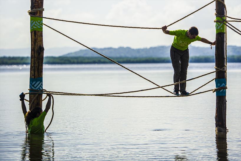 Txinti eta Olatz, zerurantz begirako dueluan