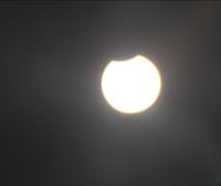 Así se ha visto el eclipse solar parcial desde Pamplona