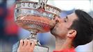 Djokovic suma su 'Grand Slam' número 19 tras derrrotar a Tsitsipas