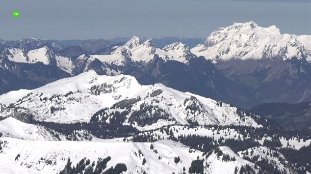 Imagen del los Alpes suizos, en "Vascos por el Mundo".
