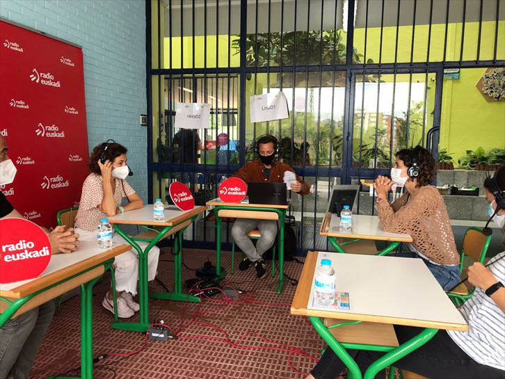 Mesa redonda en el Colegio Zubileta