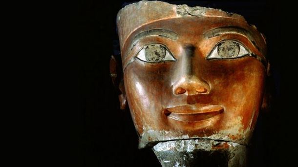La reina-faraón a la que intentaron borrar (literalmente) de la Historia