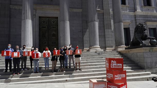 Òmnium Cultural y Amnistia i Llibertat han recogido 200 000 firmas por la amnistía. Foto: Efe