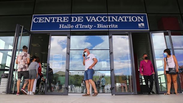 Centro de vacunación de Biarritz (Lapurdi). Foto: EFE