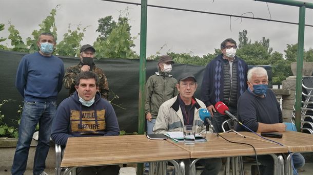 Rueda de prensa de la plataforma "Proiektu honi ez!"