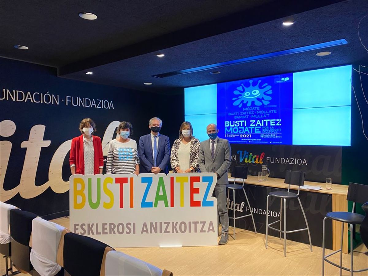 Campaña "Mójate-Busti Zaitez" este domingo en la Fundación Estadio y piscinas de Araba