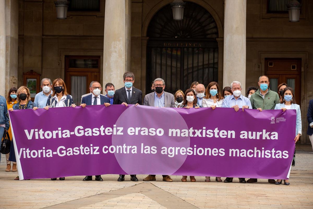 Concentración en Vitoria-Gasteiz para denunciar el asesinato de Murchante
