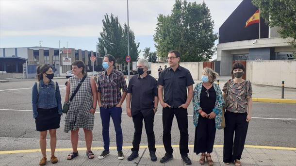 Los encausados en el sumario 13/13 a las puertas de la Audiencia Nacional. Foto: Euskadi Irratia