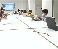 21 jóvenes participan en un campamento de verano tecnológico de ITP Aero para aprender a programar