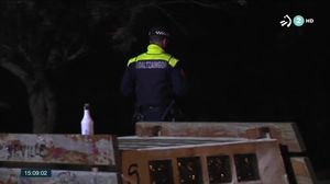 La Policía municipal y la Ertzaintza vigilarán desde esta medianoche que no se produzcan aglomeraciones