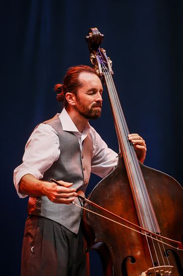  Jazz Vitoria 15 de julio, concierto de Pablo M. Caminero Trio en el Iradier Arena . Pablo M. Caminero, contrabajo. Foto: EITB Media